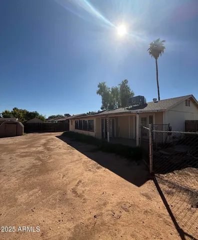 a view of a street from a yard