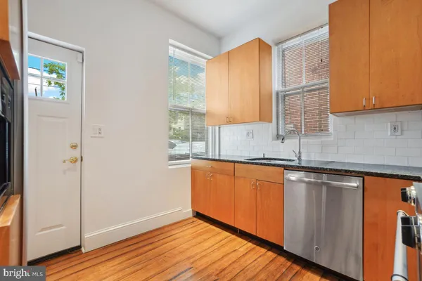 $4,500 | 1411 King Street, Unit A, Alexandria, VA 22314