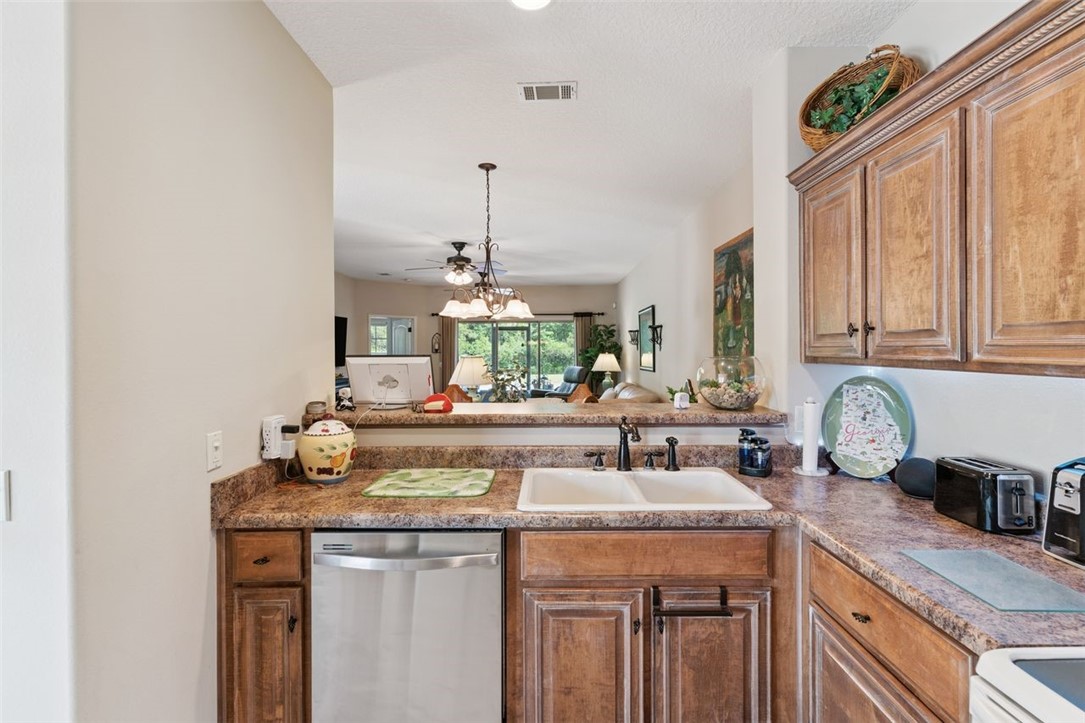 152 Villa Road Brunswick, GA 31525 - Photo 8 of 37 Kitchen