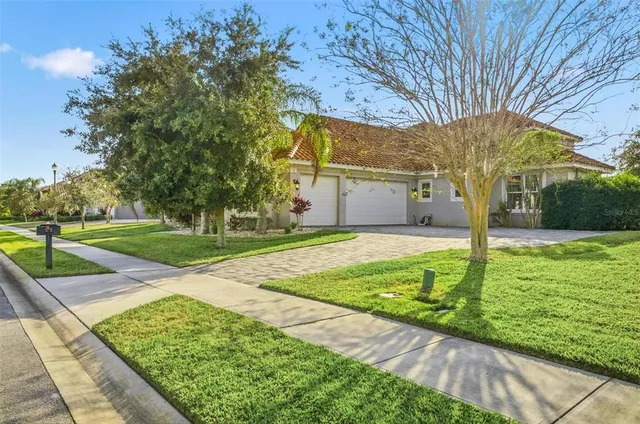 $1,050,000 | 55 New Water Oak Drive, Palm Coast, FL 32137