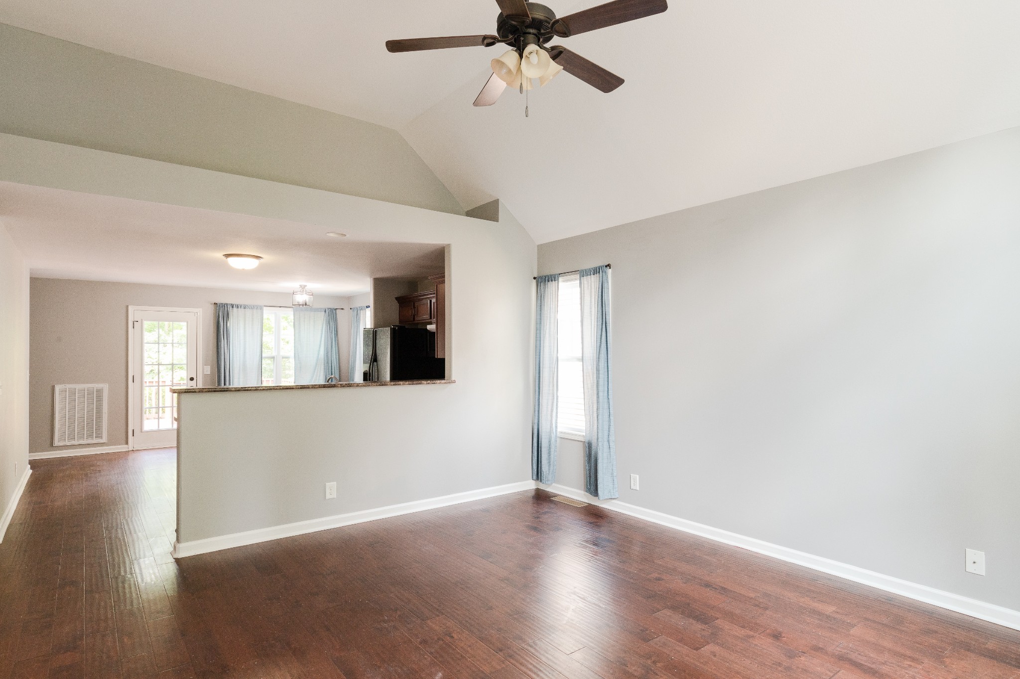 164 Porters Bluff Road Clarksville, TN 37040 - Photo 7 of 32
