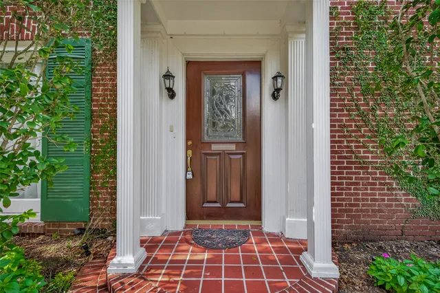 $3,000 | 7128 Staffordshire, Houston, TX 77030