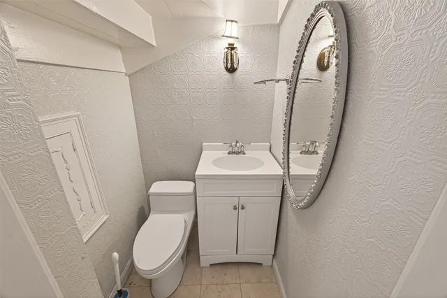 $3,000 | 7128 Staffordshire, Houston, TX 77030