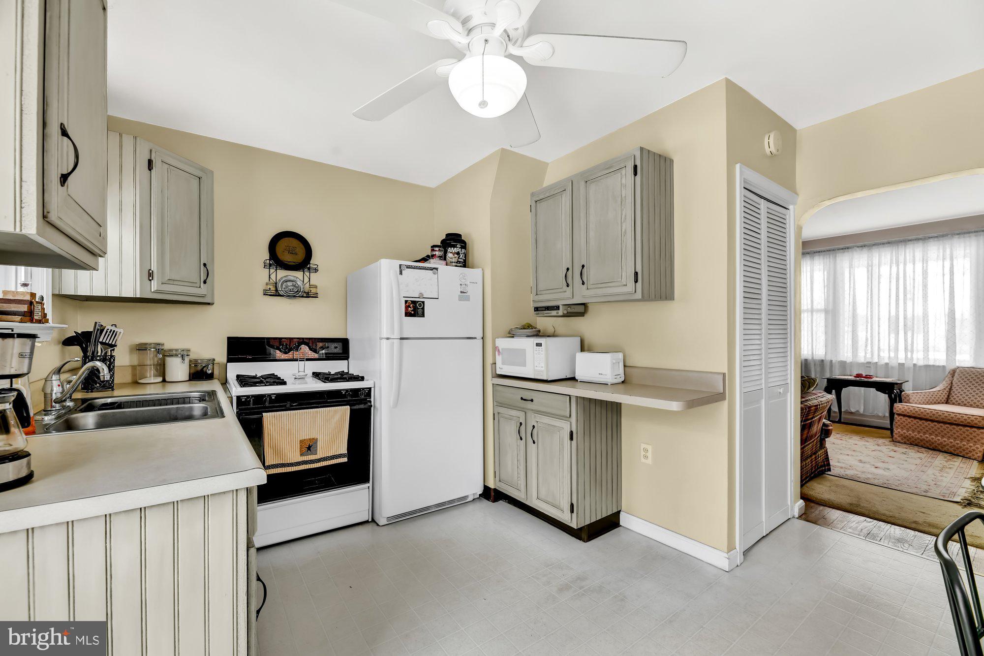 3210 Acton Road Baltimore, MD 21234 - Photo 9 of 37 Eat -in Kitchen