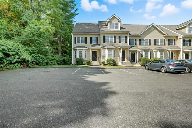 $399,000 | 12 Birchbrush Lane, Unit 12, Worcester, MA 01606