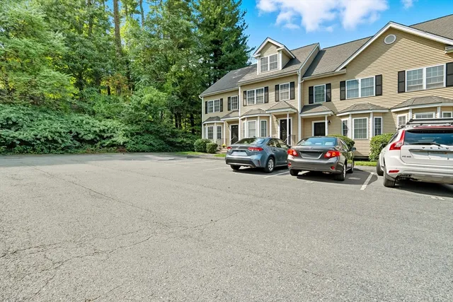 $399,000 | 12 Birchbrush Lane, Unit 12, Worcester, MA 01606