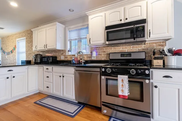 $3,900 | 221 Neponset Avenue, Unit 2, Boston, MA 02122