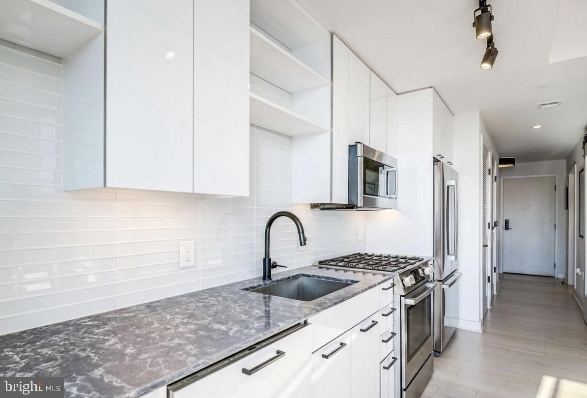 70 N Street Southeast, Unit N811 Washington, DC 20003 - Photo 8 of 30
