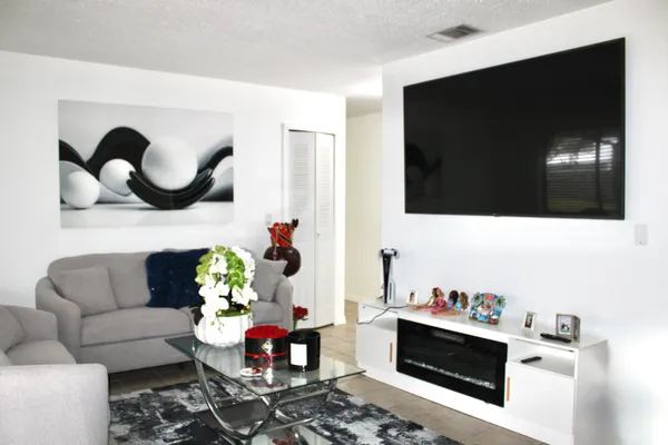 $2,700 | 2533 Southeast Grand Drive, Port St. Lucie, FL 34952