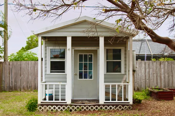 $2,700 | 2533 Southeast Grand Drive, Port St. Lucie, FL 34952