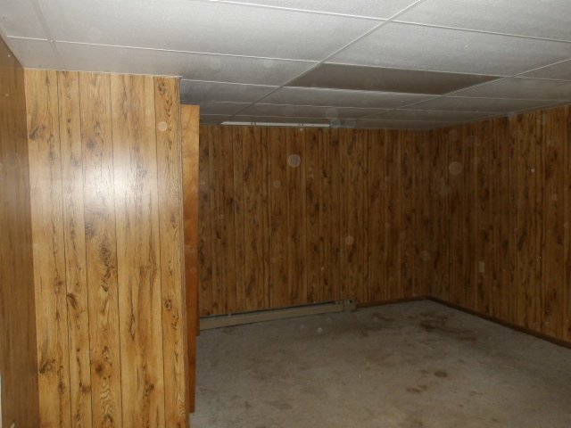 13 Southern Drive Decatur, IL 62521 - Photo 22 of 29 a view of a small space