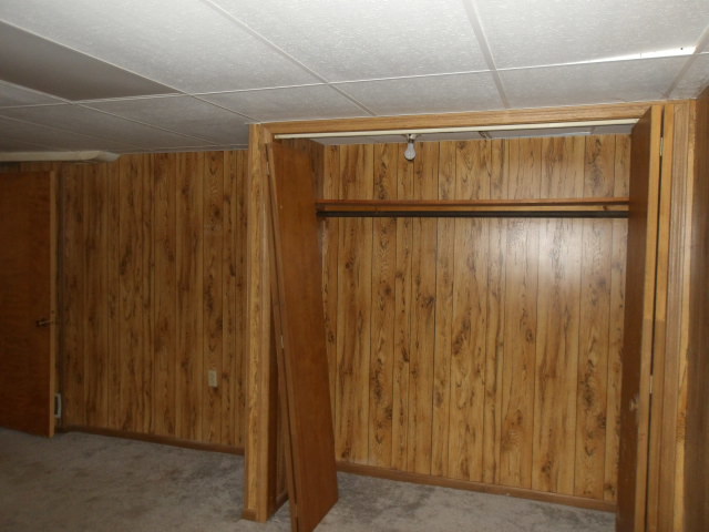 13 Southern Drive Decatur, IL 62521 - Photo 23 of 29 a close view of walk in closet