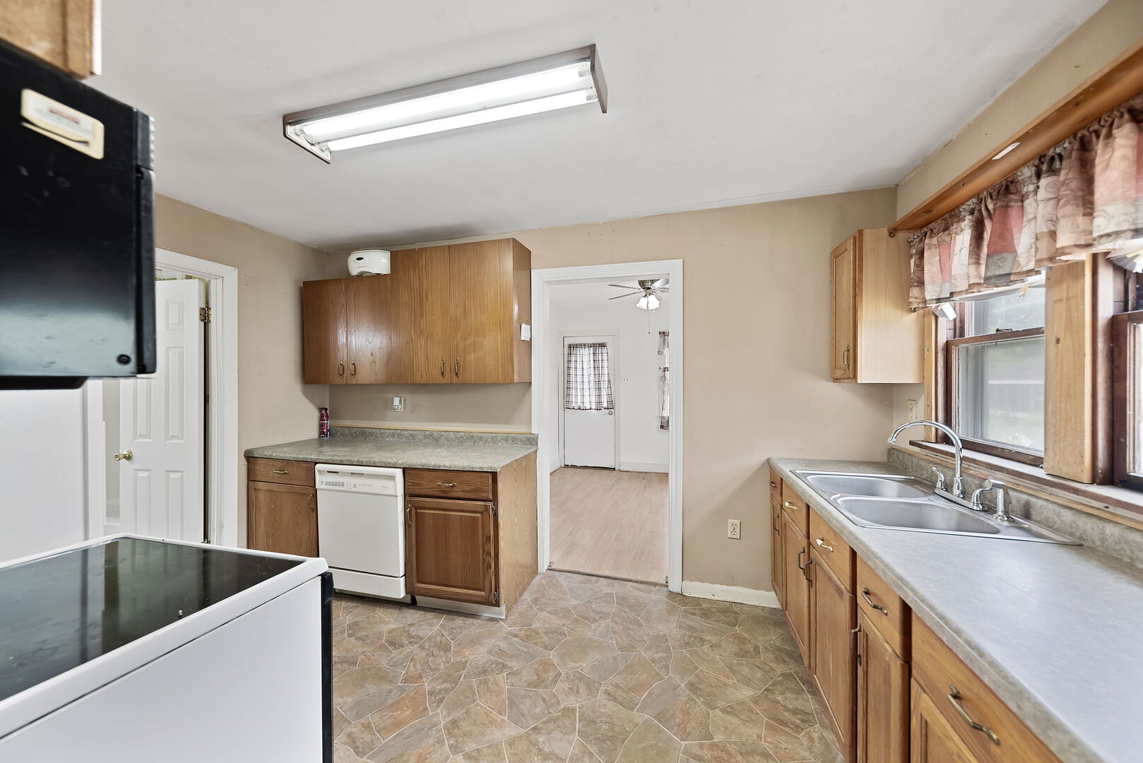 5460 B W State Route 17 Kankakee, IL 60901 - Photo 7 of 17