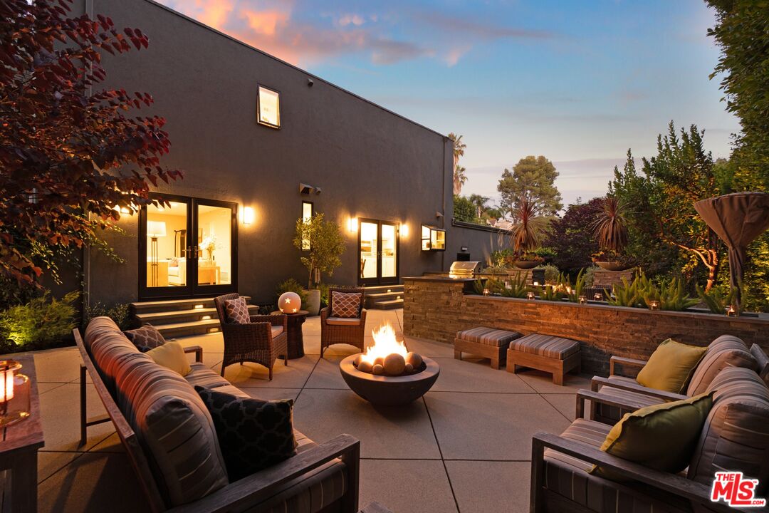 2903 Nichols Canyon Road Los Angeles, CA 90046 - Photo 1 of 38