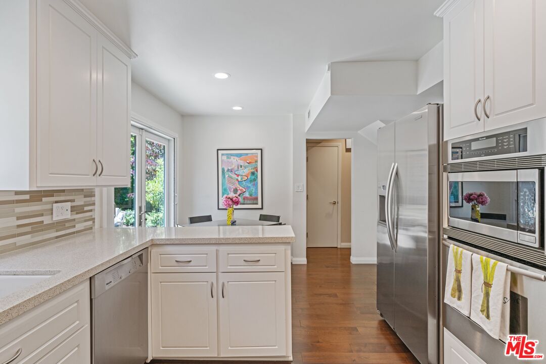 2903 Nichols Canyon Road Los Angeles, CA 90046 - Photo 16 of 38