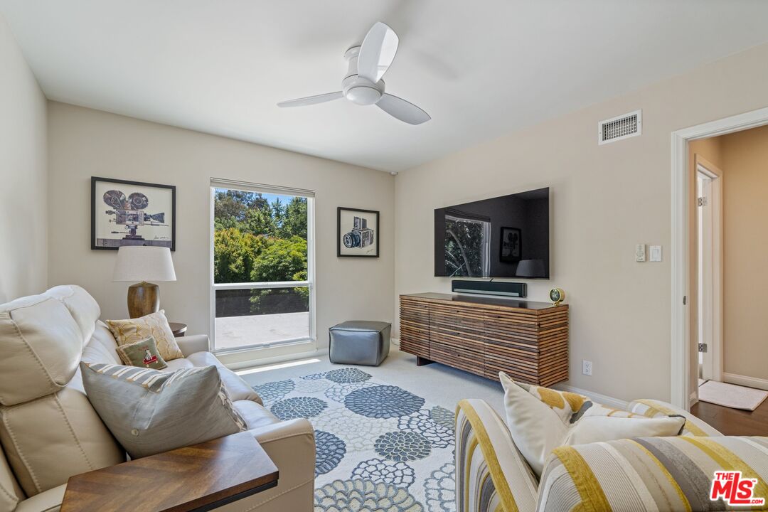 2903 Nichols Canyon Road Los Angeles, CA 90046 - Photo 22 of 38