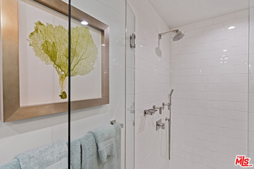 2903 Nichols Canyon Road Los Angeles, CA 90046 - Photo 27 of 38