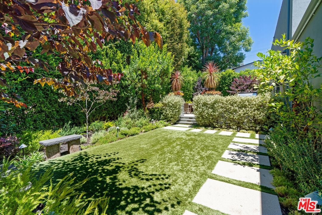 2903 Nichols Canyon Road Los Angeles, CA 90046 - Photo 3 of 38