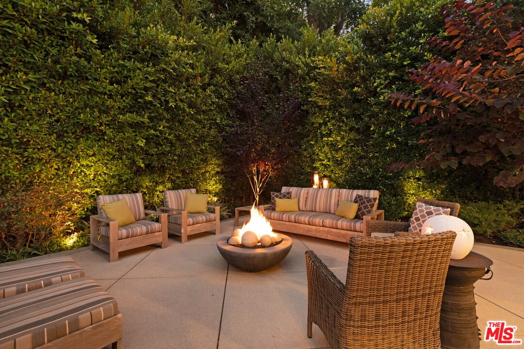 2903 Nichols Canyon Road Los Angeles, CA 90046 - Photo 35 of 38