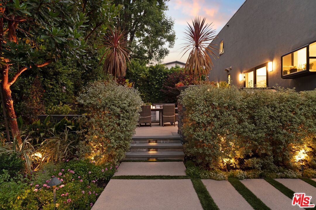 2903 Nichols Canyon Road Los Angeles, CA 90046 - Photo 36 of 38