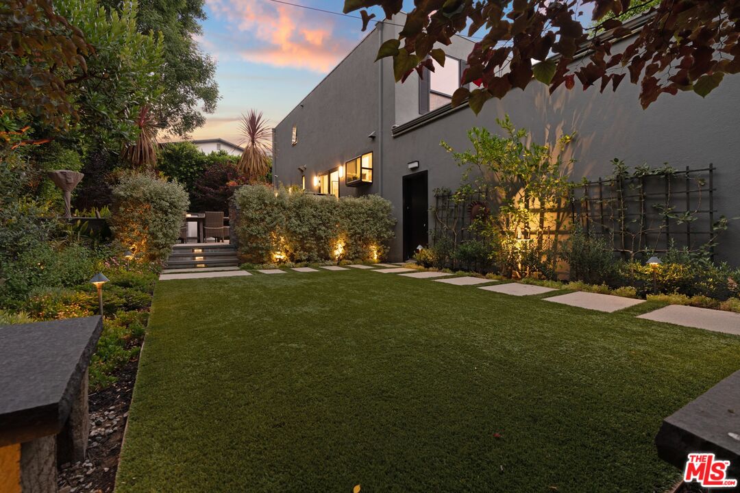 2903 Nichols Canyon Road Los Angeles, CA 90046 - Photo 37 of 38