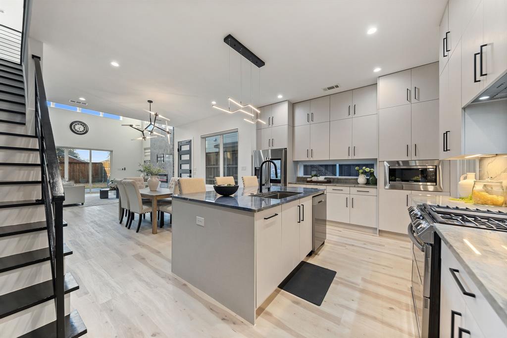 2433 Vagas Street Dallas, TX 75219 - Photo 14 of 37