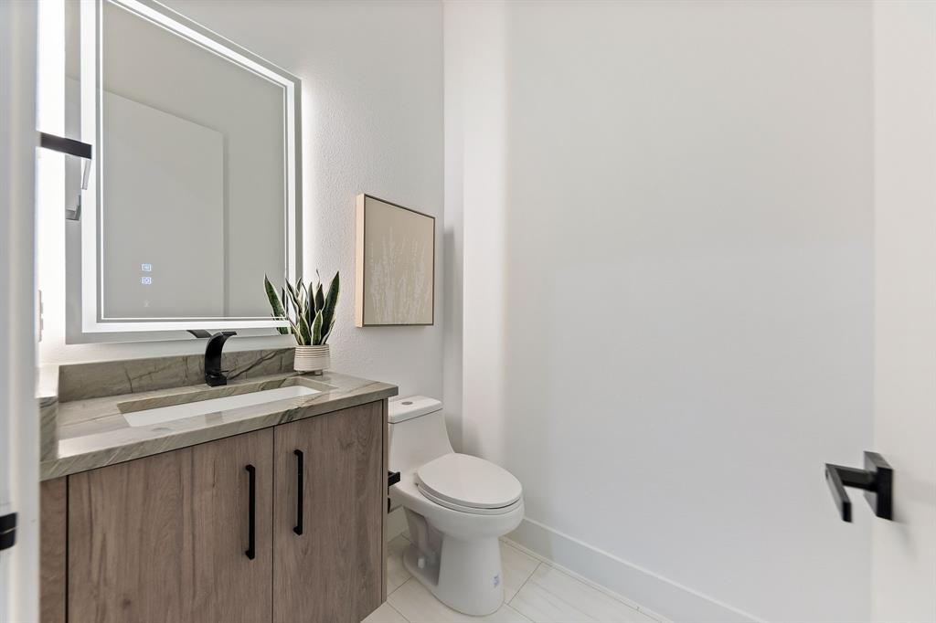 2433 Vagas Street Dallas, TX 75219 - Photo 15 of 37