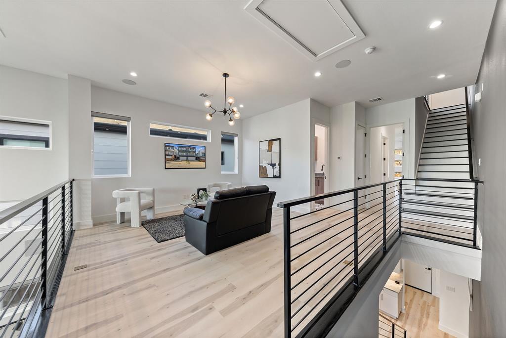 2433 Vagas Street Dallas, TX 75219 - Photo 17 of 37