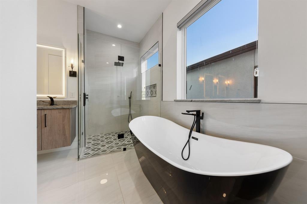 2433 Vagas Street Dallas, TX 75219 - Photo 24 of 37