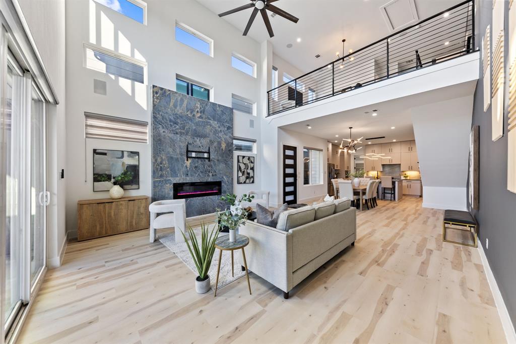 2433 Vagas Street Dallas, TX 75219 - Photo 9 of 37