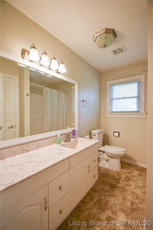 139 Factory Drive Austin, IN 47102 - Photo 24 of 51 Primary bath with combo shower/tub