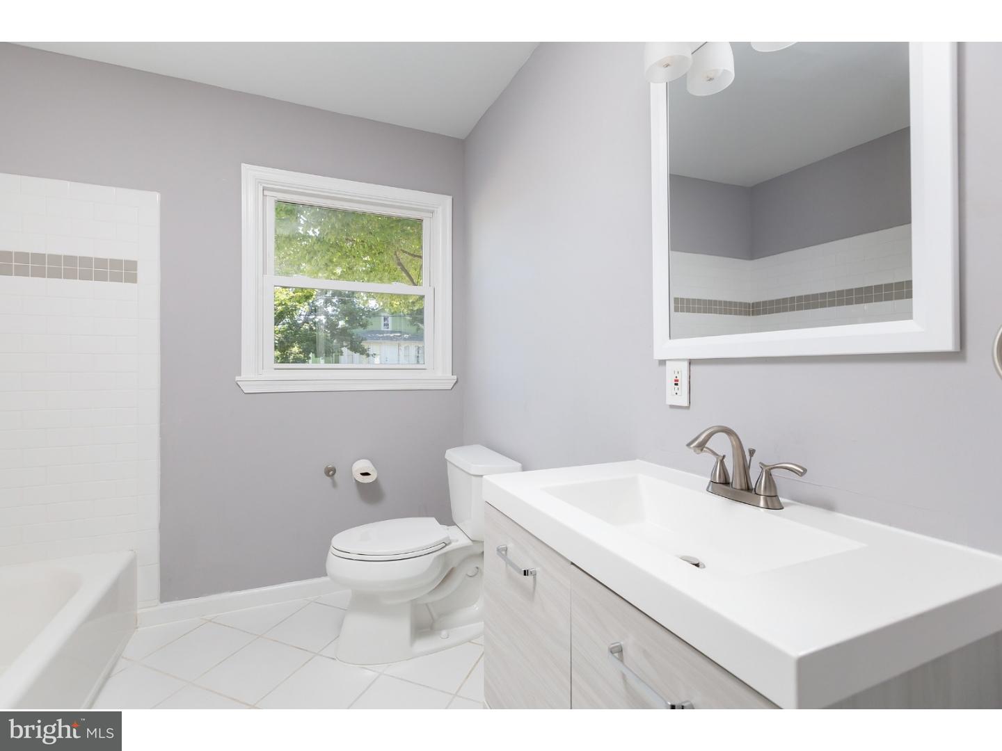 39 Harvard Road Pennsville, NJ 08070 - Photo 9 of 18 Bathroom
