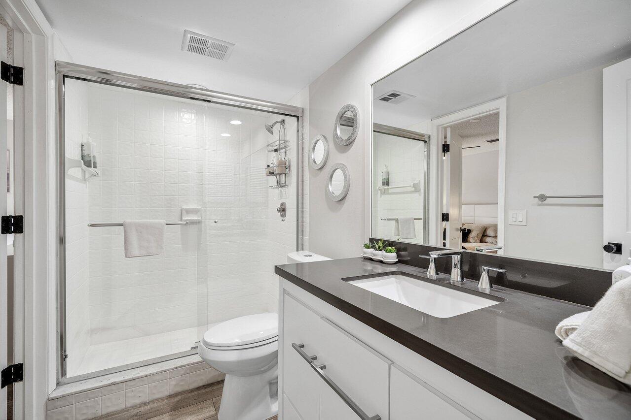 6078 Glendale Drive Boca Raton, FL 33433 - Photo 30 of 53 Bathroom 3
