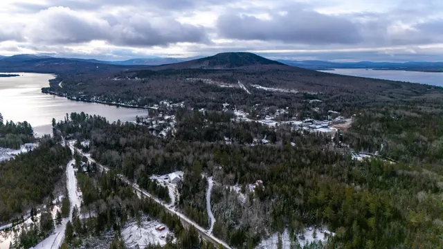 $459,000 | 80 Wilsons Mills Road, Oquossoc, ME 04964