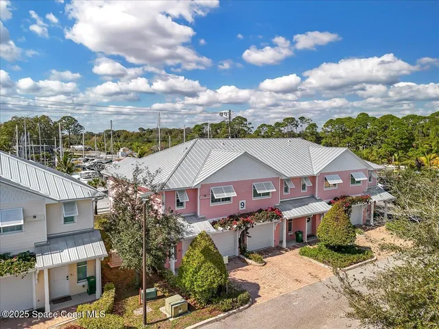 a view of a house with swimming pool