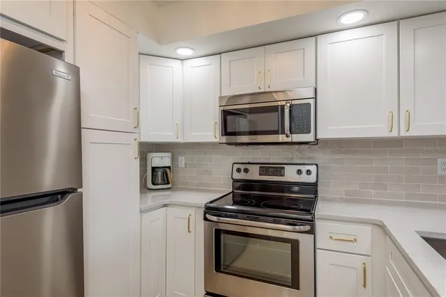 $4,250 | 320 Island Way, Unit 209, Clearwater Beach, FL 33767