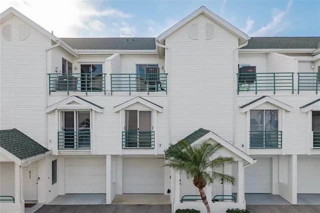 $4,250 | 320 Island Way, Unit 209, Clearwater Beach, FL 33767