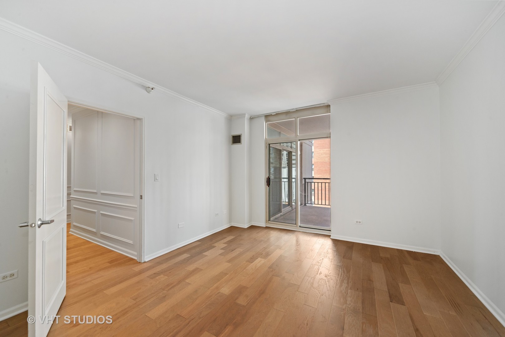 21 West Chestnut Street, Unit 709 Chicago, IL 60610 - Photo 15 of 24