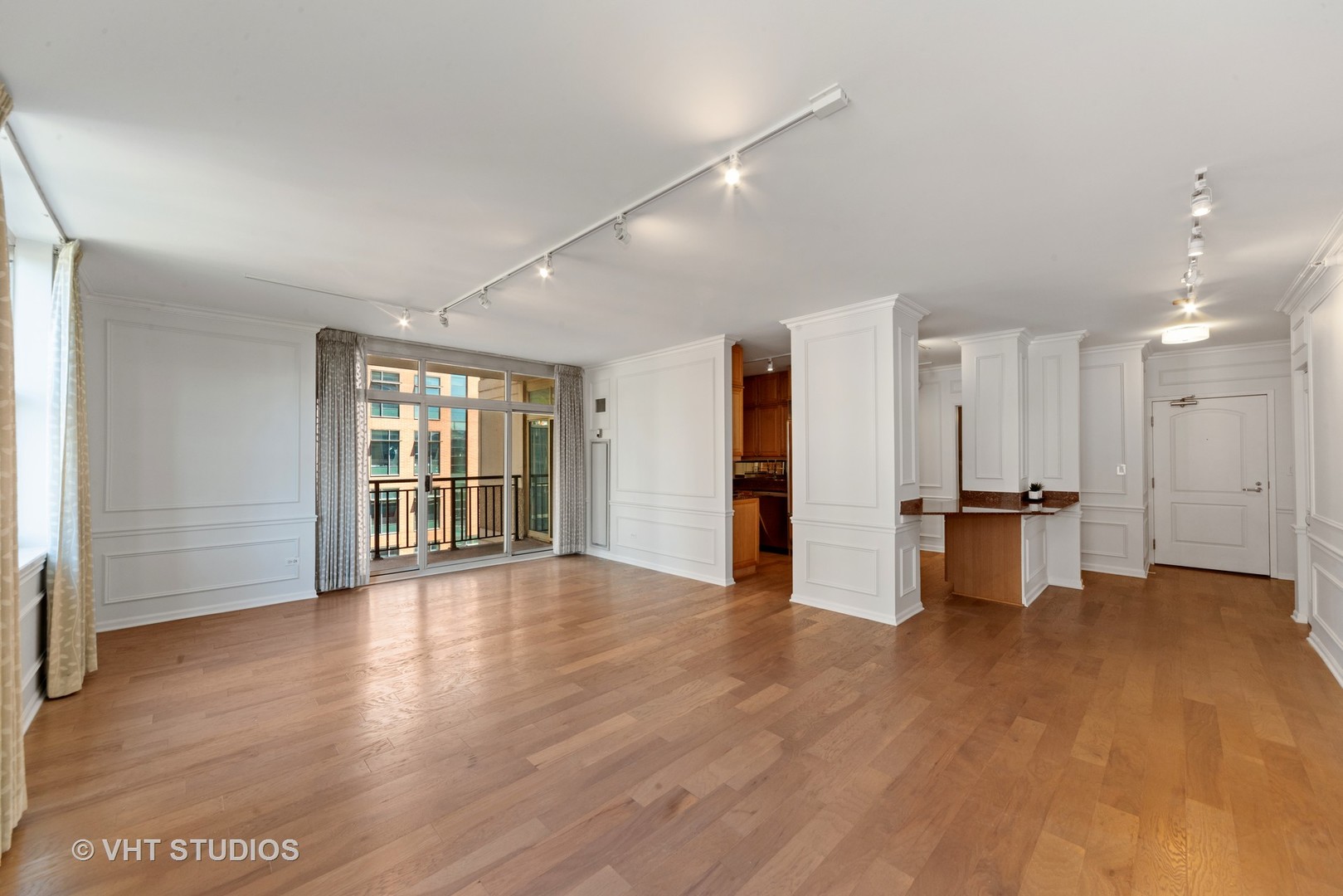 21 West Chestnut Street, Unit 709 Chicago, IL 60610 - Photo 7 of 24