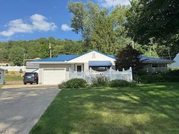 $280,000 | 902 Highland Boulevard, Coshocton, OH 43812