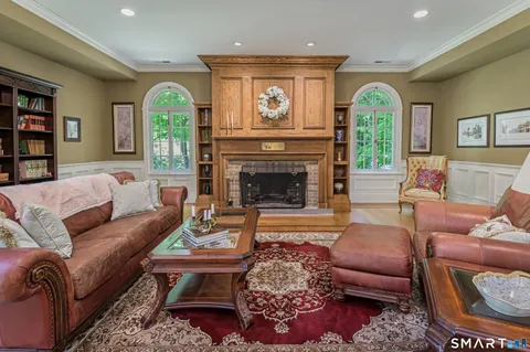 $2,250,000 | 261 Wilton Road West, Ridgefield, CT 06877