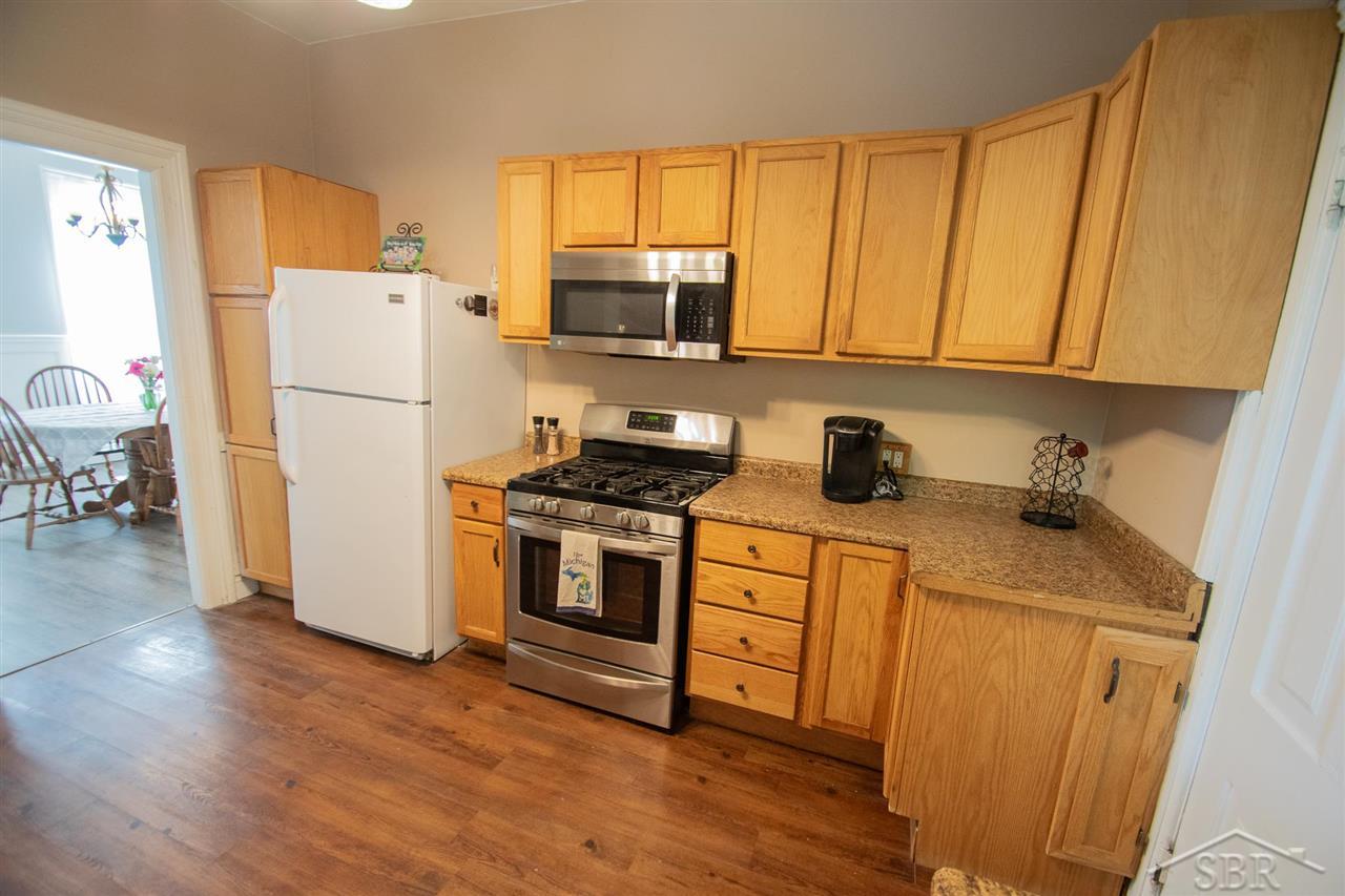 1109 4th Street Bay City, MI 48708 - Photo 13 of 24 50042867-12.JPG
