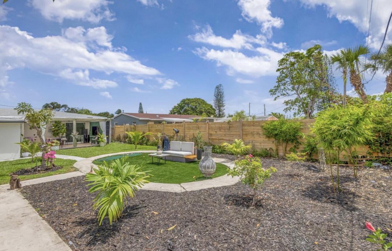 115 West 31st Court Riviera Beach, FL 33404 - Photo 17 of 21 Backyard View