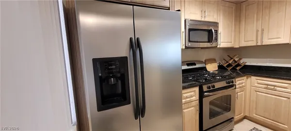 $2,000 | 260 East Flamingo Road, Unit 317, Las Vegas, NV 89169