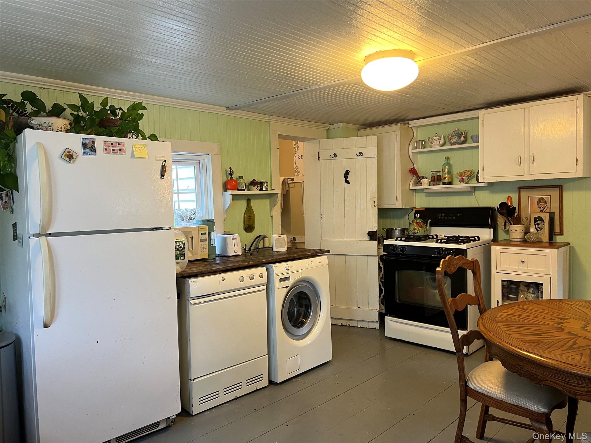 11930 Main Road East Marion, NY 11939 - Photo 2 of 11