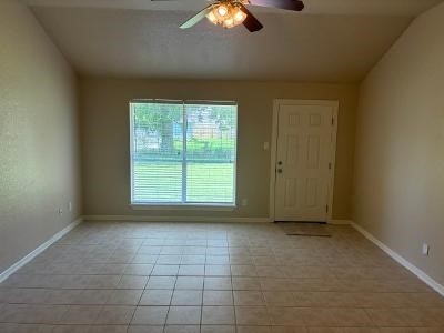 910 Old Angleton Road Clute, TX 77531 - Photo 14 of 22