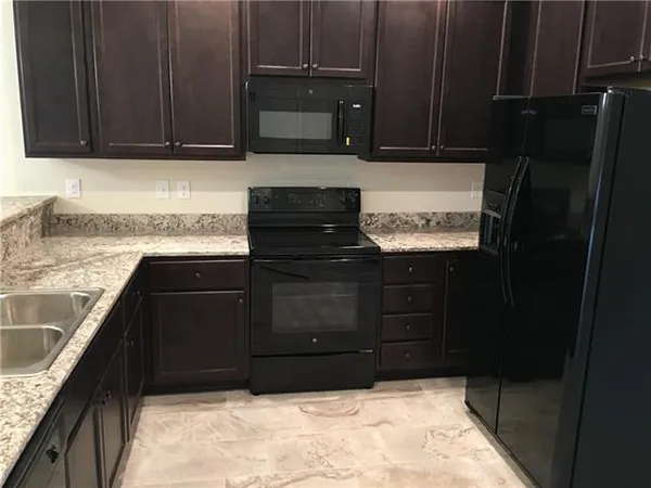 $1,895 | 708 Heavens Drive, Unit E, Mandeville, LA 70471