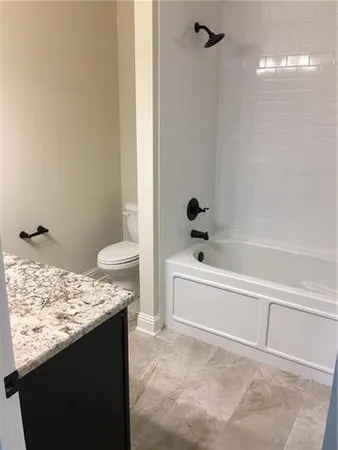 $1,895 | 708 Heavens Drive, Unit E, Mandeville, LA 70471