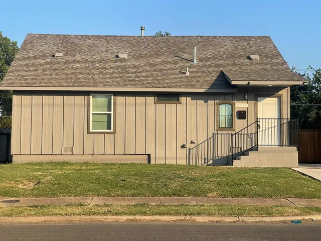 $284,900 | 2512 East Overton Road, Dallas, TX 75216