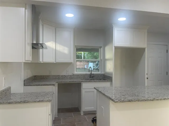 $284,900 | 2512 East Overton Road, Dallas, TX 75216